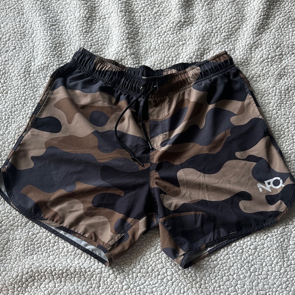 Men’s NFQ training shorts, Size Large